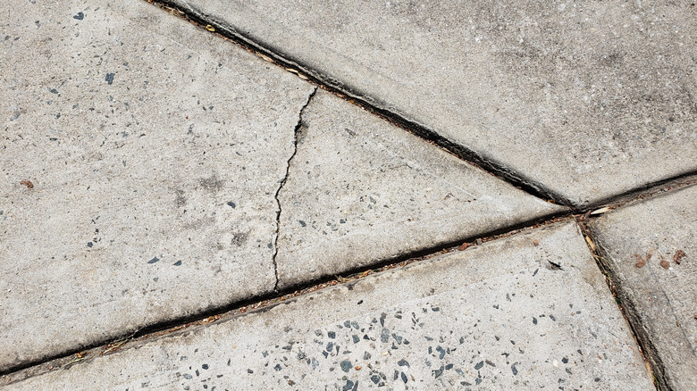 control joints in concrete with additional cracking