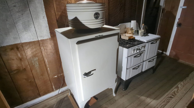 A vintage General Electric 