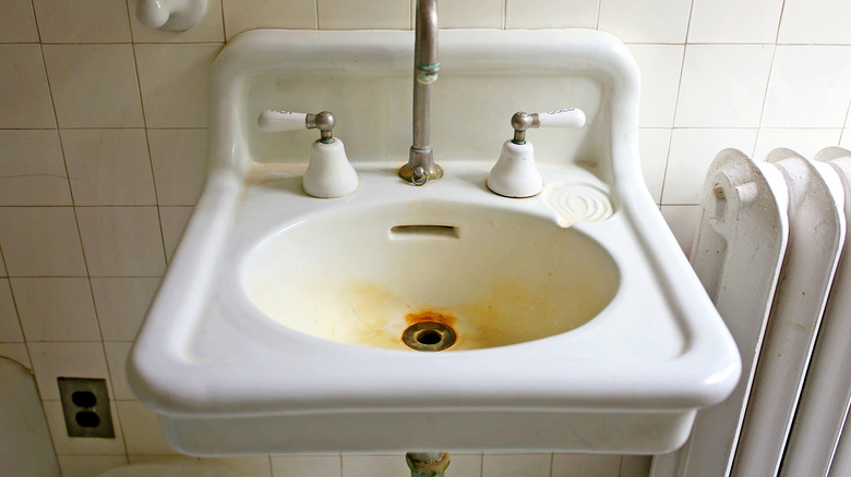 porcelain sink in bathroom