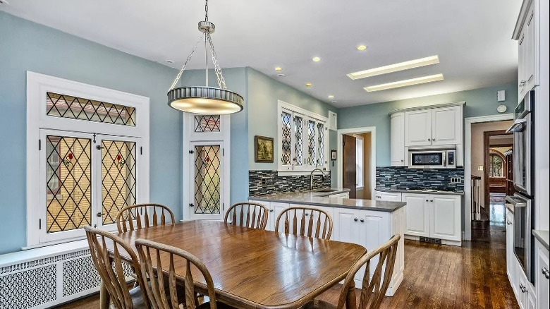 Modern and vintage kitchen