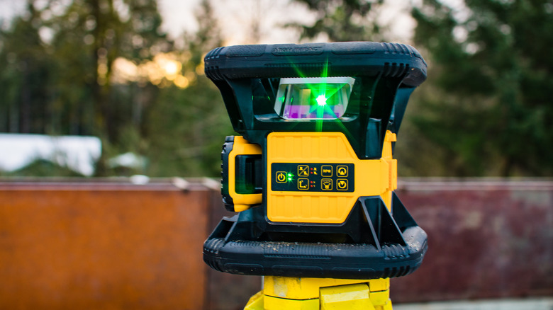A product image of the DeWalt laser level.