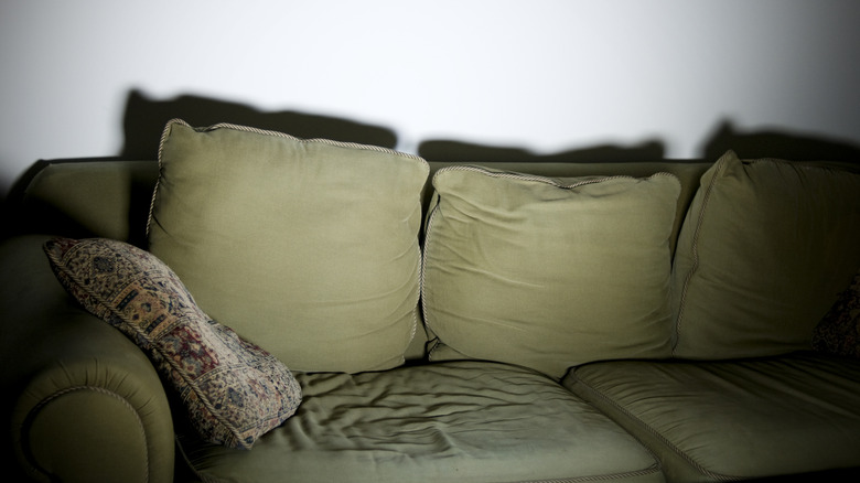 sofa seat cushions' loose fabric