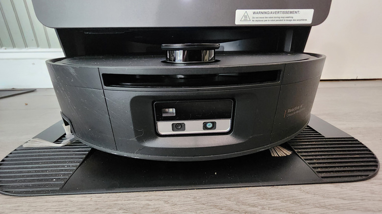 Close up of Roborock's Saros Flow 20 in dock