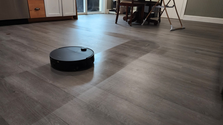 Saros 20 flow mopping luxury vinyl flooring