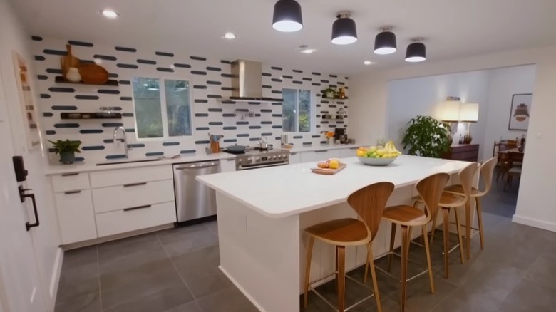 White and gray kitchen