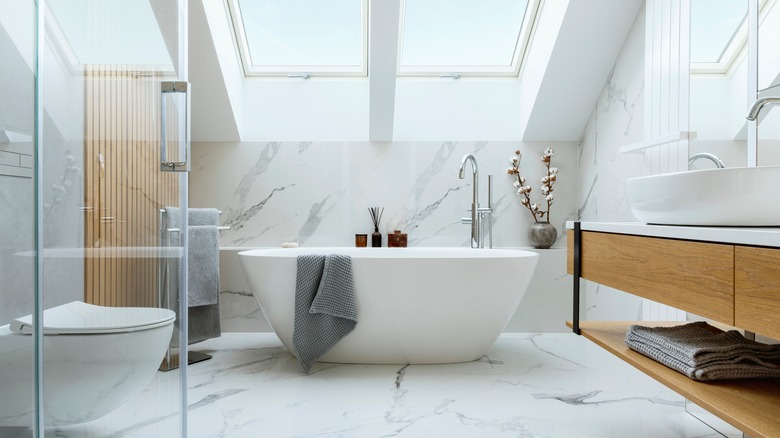 Stylish and beautiful bathroom