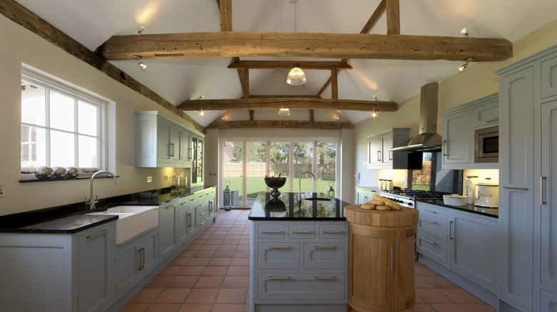 rustic modern farmhouse kitchen