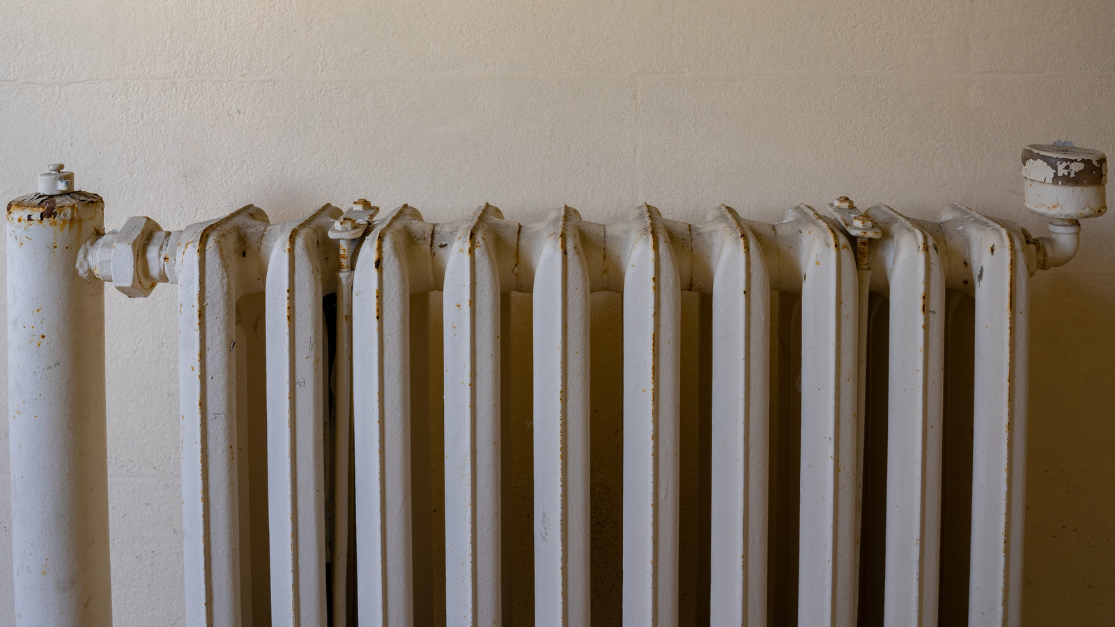 Rusty Radiator? Pinterest's Aluminum Foil Hack Will Leave It Looking