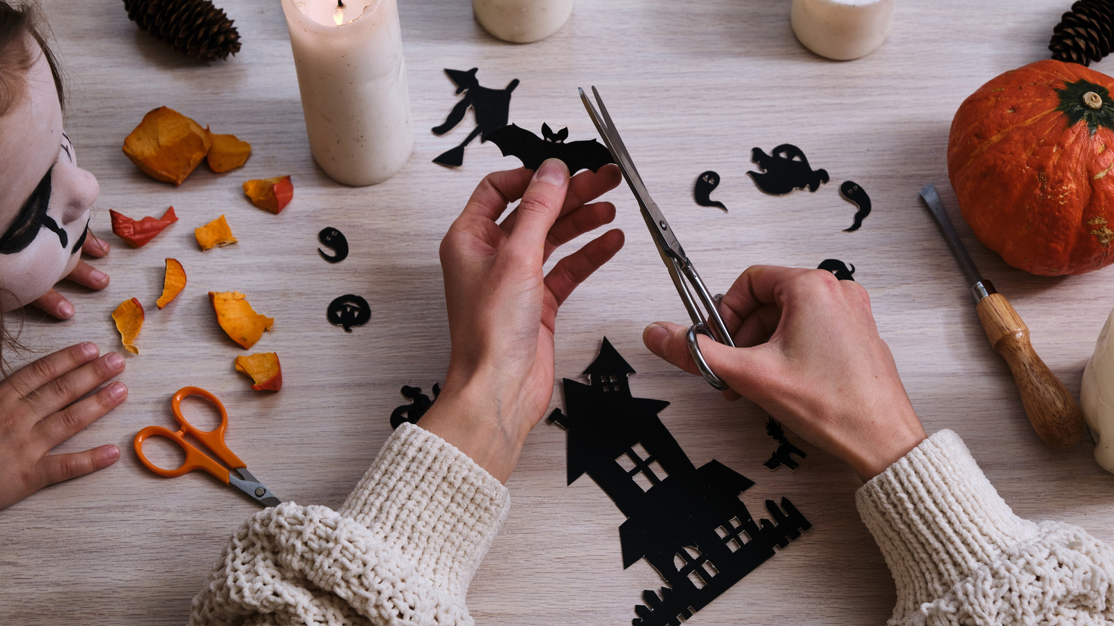 Savvy DIYer Turns Old Jar Lids Into Adorable Spooky Fall Decor: 'That's So Clever!'