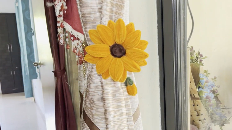 Sunflower pipe cleaner curtain tie