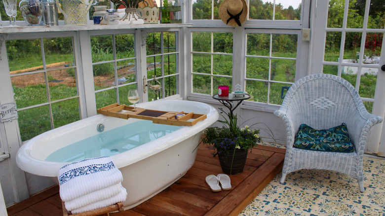 outdoor soaking tub