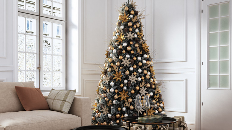 fully decorated Christmas tree