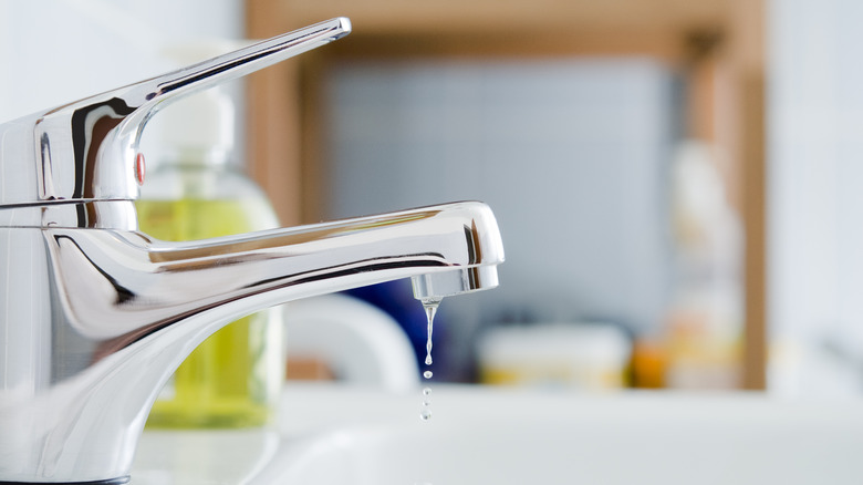 bathroom faucet drips