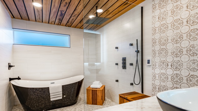 large and luxurious bathroom