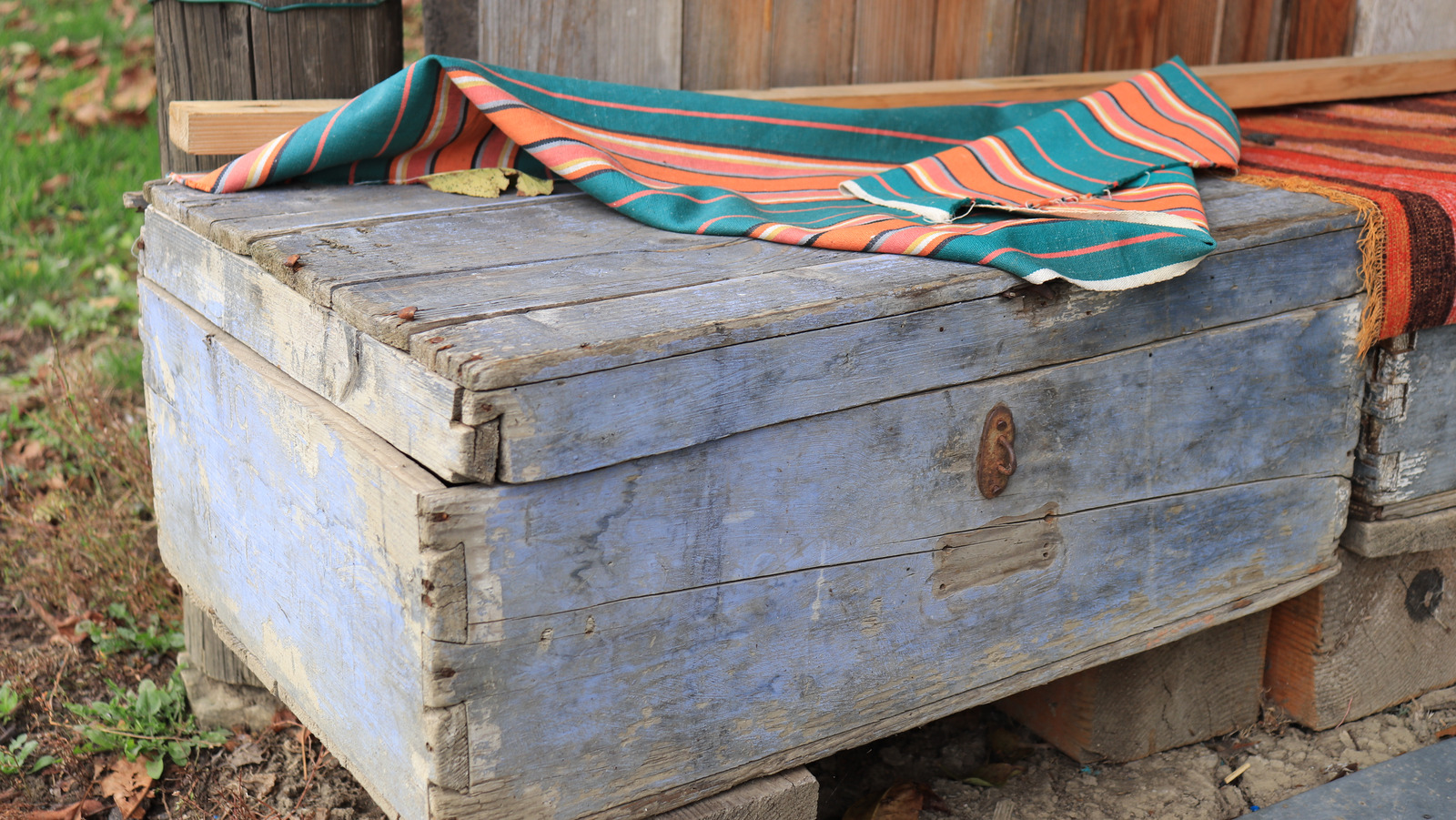 Simple Ways To Waterproof Your Outdoor Wood Storage Box
