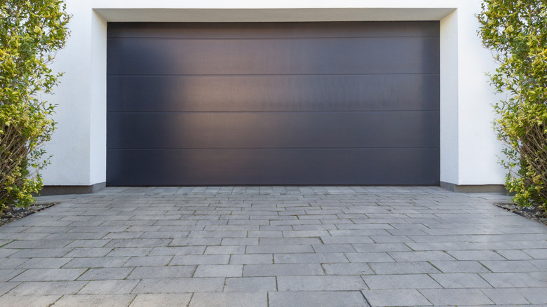 Driveway made from single-style pavers