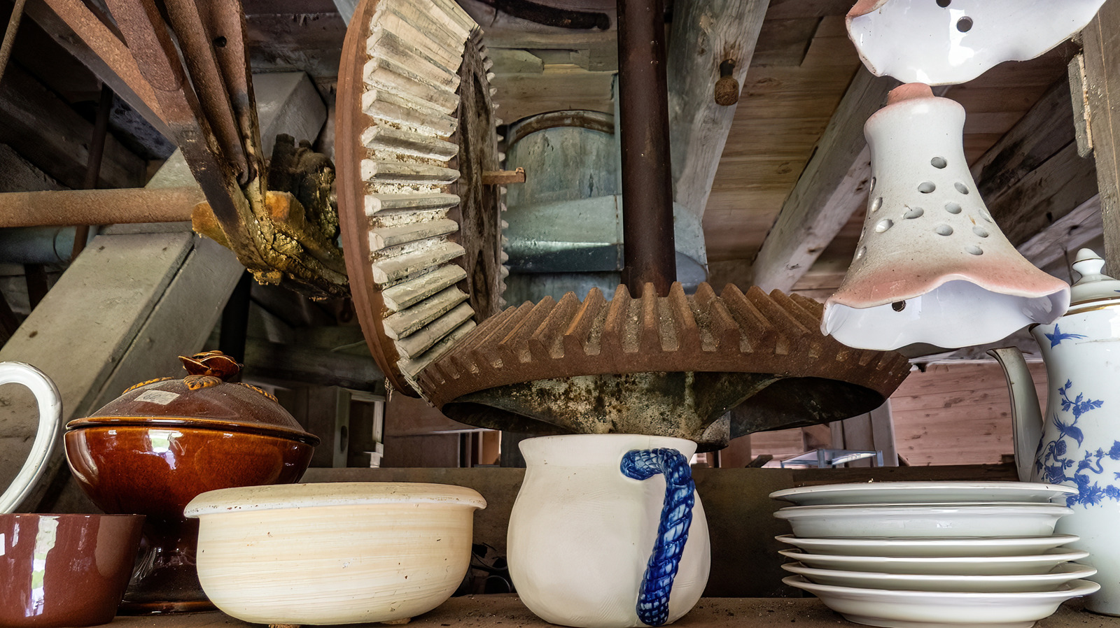 Skip Pyrex: The Nearly Century-Old Cookware Brand To Search For At Thrift Stores