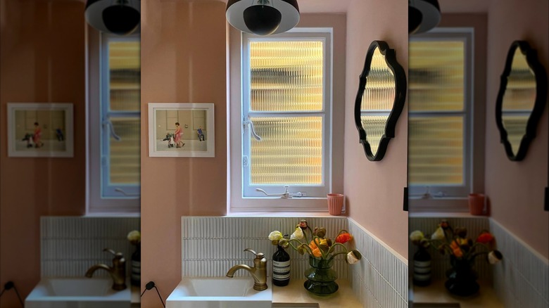 Bathroom window with a reeded glass treatment