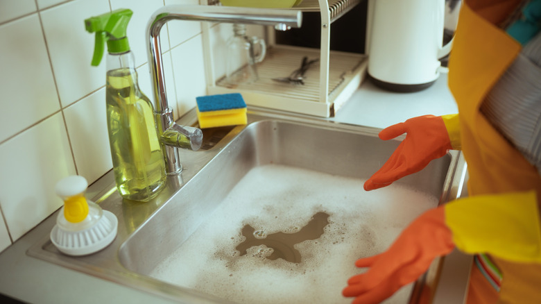 Messy kitchen sink