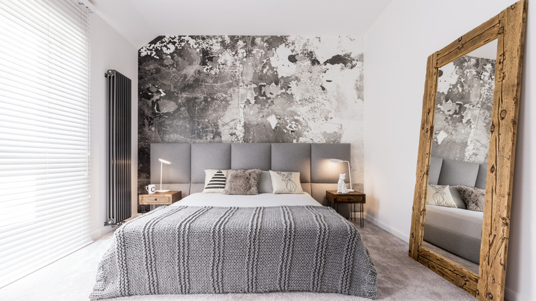 Small bedroom with mirror