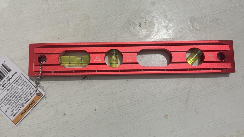 Pittsburgh's 9-inch Solid Aluminum Level