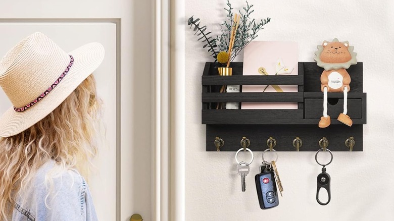 A FifthQuarter key and mail organizer