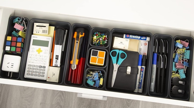 A Kutesna Interlocking Desk Drawer Organizers