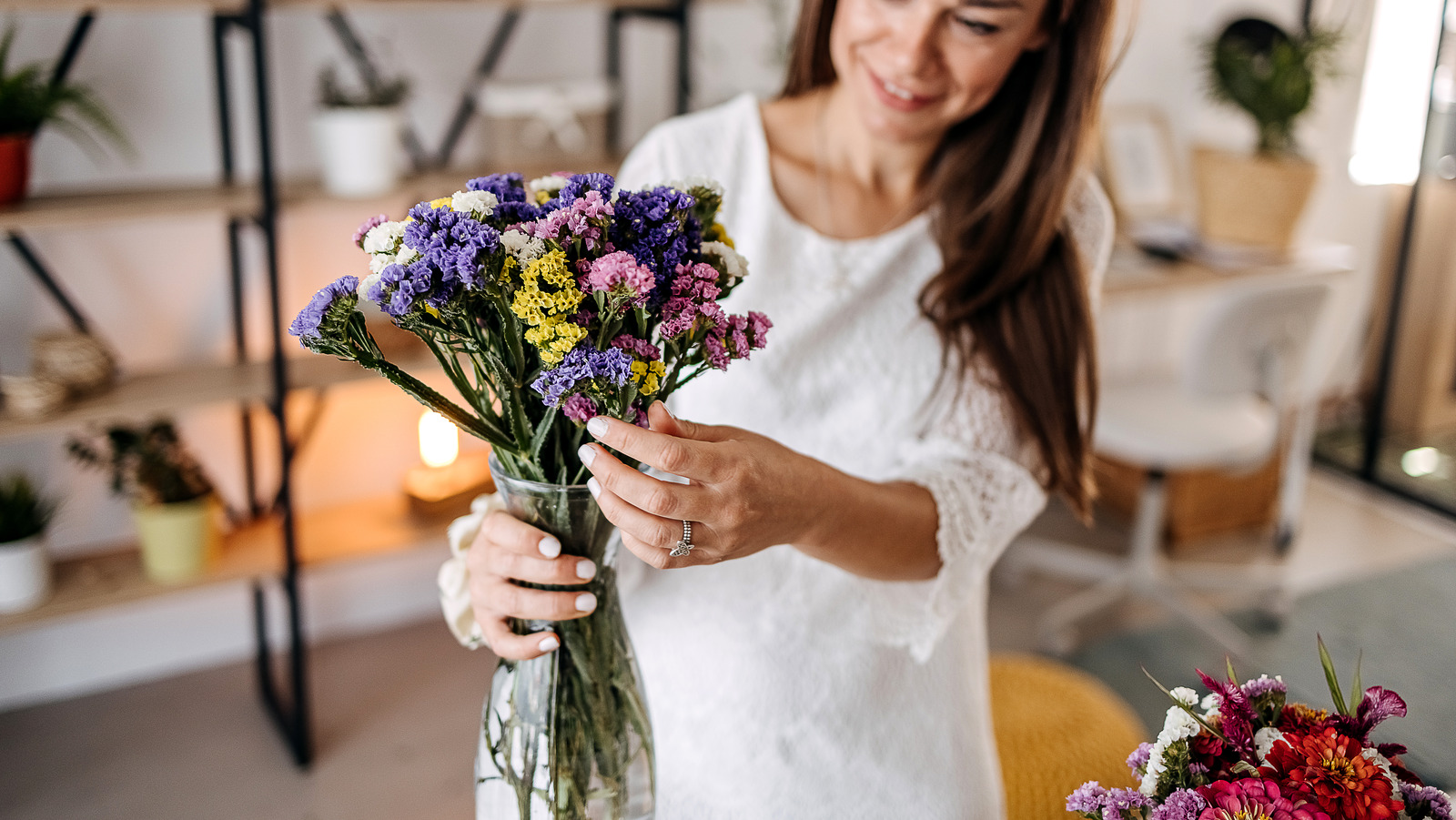 Smart Tips To Tie Flowers Together In Picture Perfect Arrangements