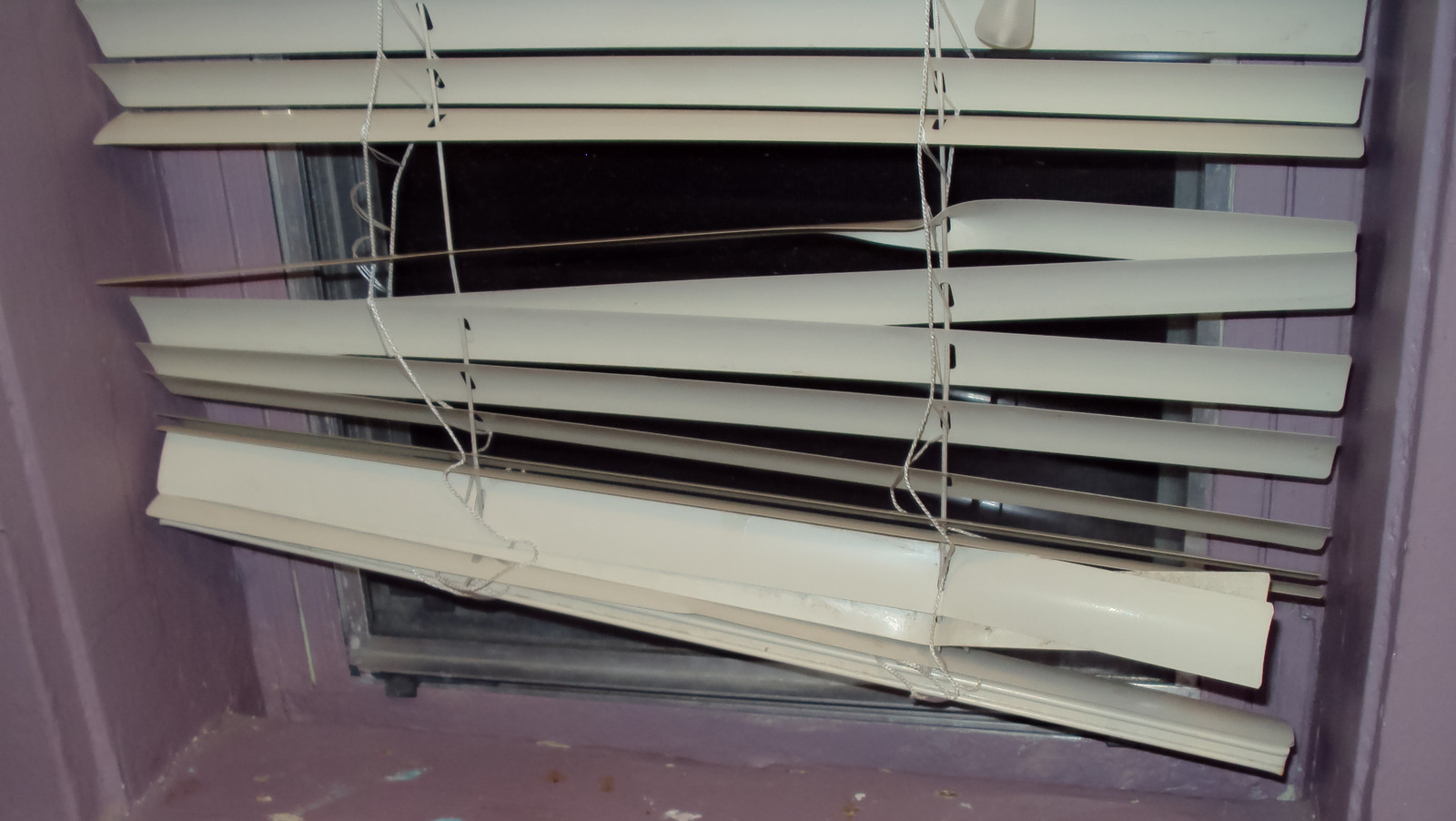 Smart Ways To Repurpose Those Old Or Broken Window Blinds In Your Home