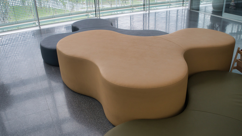 Modern, curvy seating