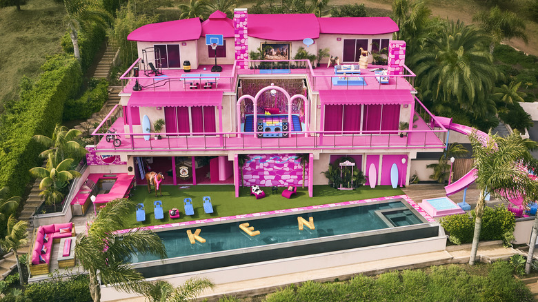 Pink Barbie Malibu DreamHouse