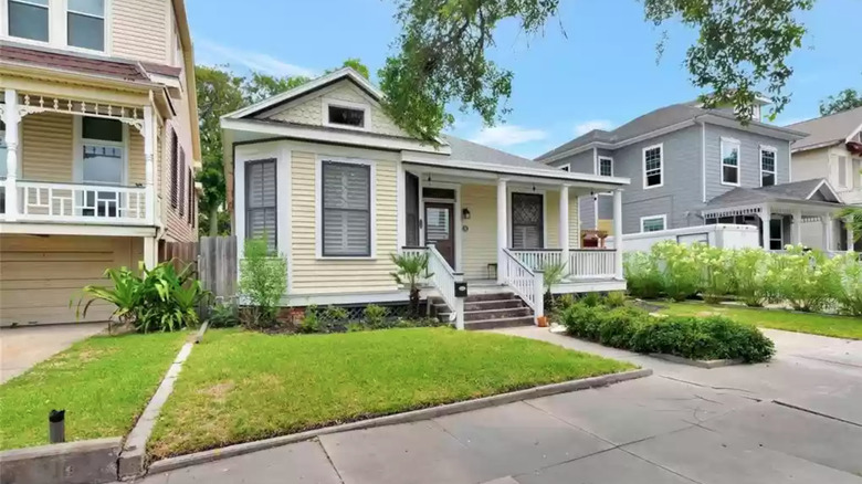 Restoring Galveston bungalow renovation 