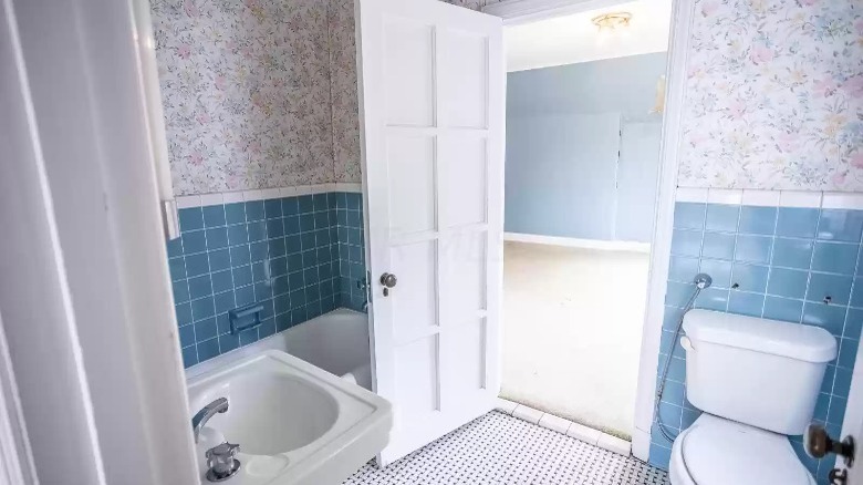 blue bathroom