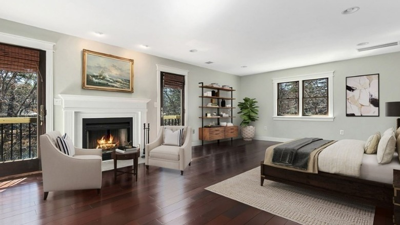 Fire place and seating area
