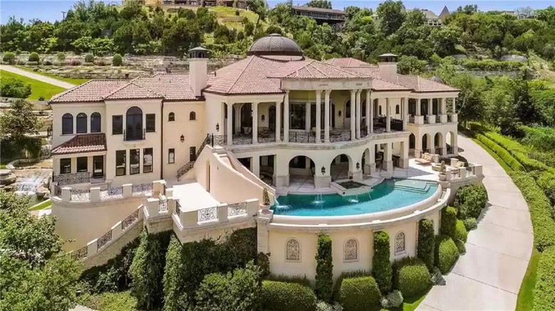 front view of Texas mansion 