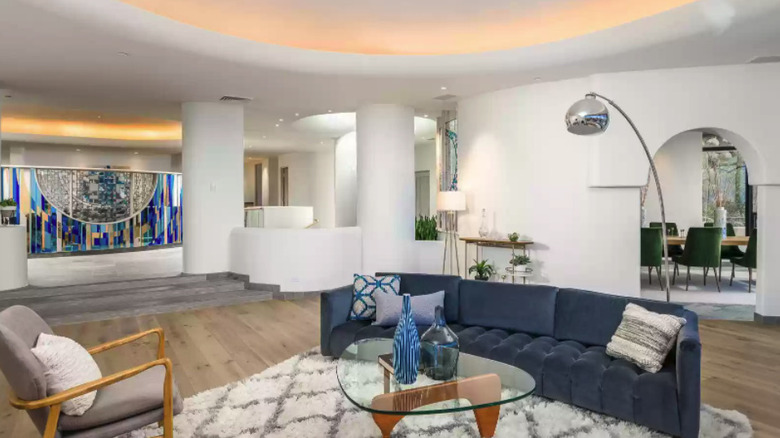 Chic living room