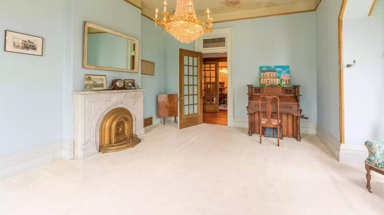 Inside Michigan mansion