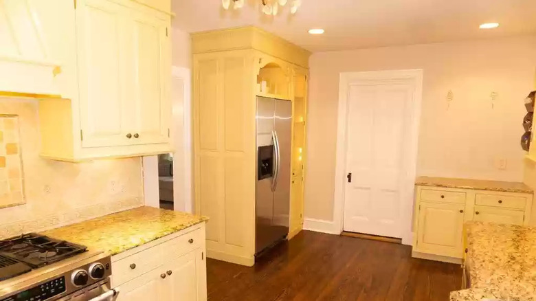 Yellow kitchen
