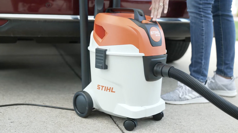 Close-up of Stihl's SE 33 Electric Vacuum Cleaner