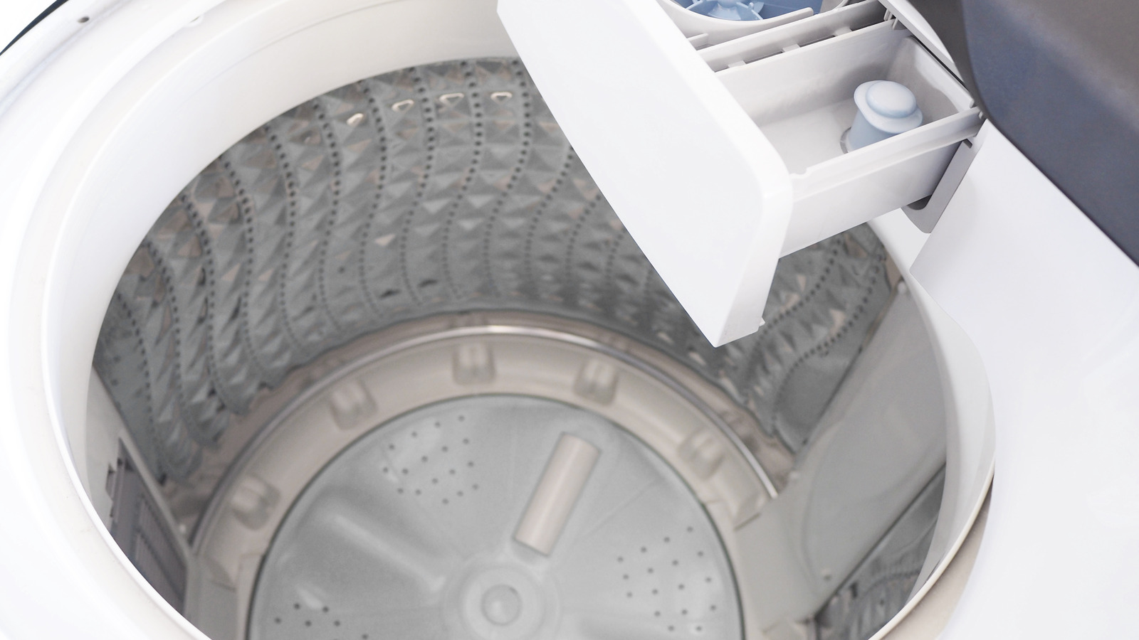 Struggling To Reach The Bottom Of Your Washing Machine? Grab This