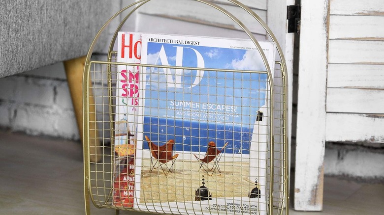 Gold wire magazine rack