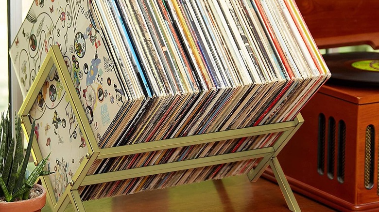 Records in tabletop organizer