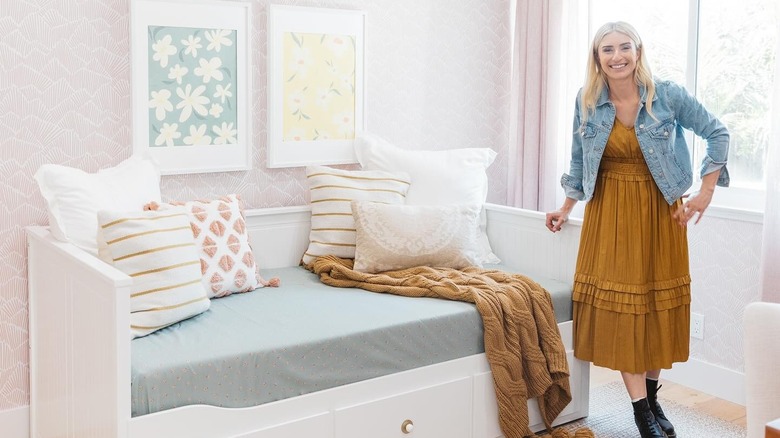Jasmine Roth standing by an IKEA HEMNES daybed