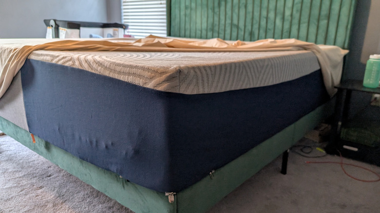 SweetNight CoolNest Mattress on Green bed