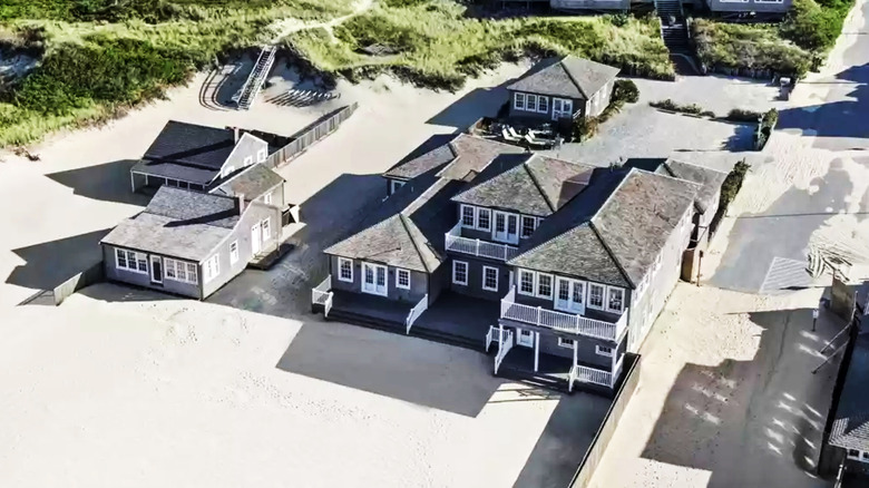 structures expansive home in massachusetts