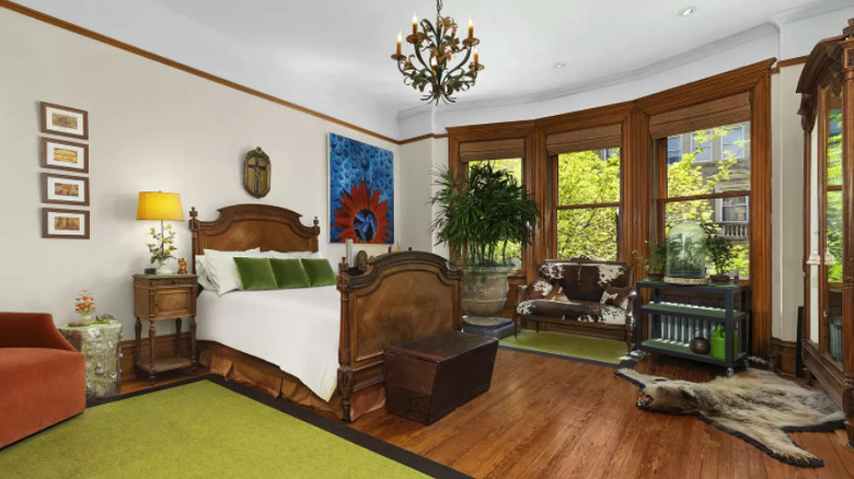 Cozy master bedroom