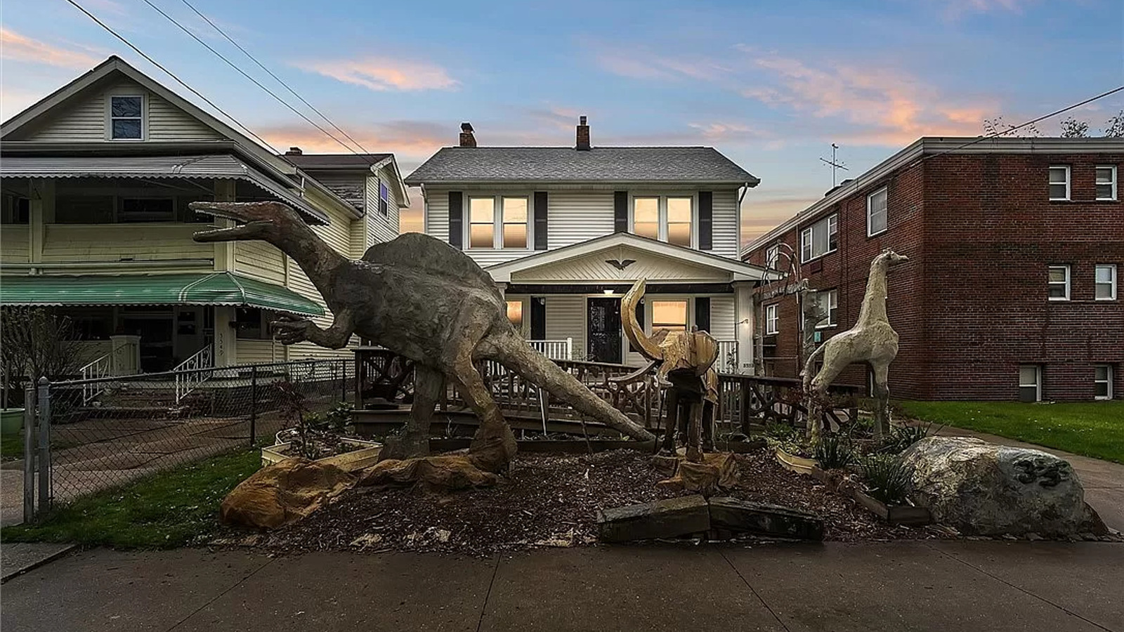 Take A Tour Of An Ohio Home That's Straight Out Of Jurassic Park