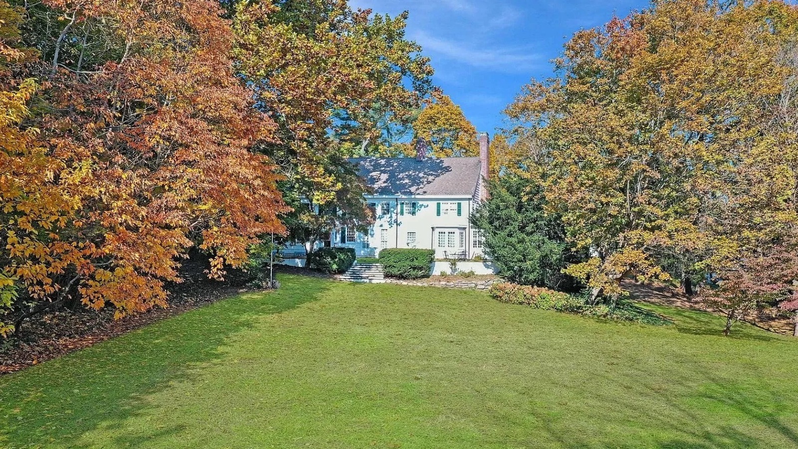 Take A Tour Of The 325YearOld NY Home That Belonged To Walt Whitman's