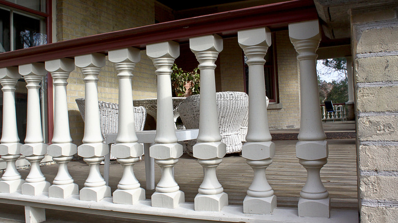 Outdoor patio railing spindles