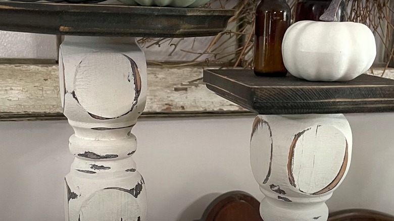 Rustic spindle pedestals on a wooden table